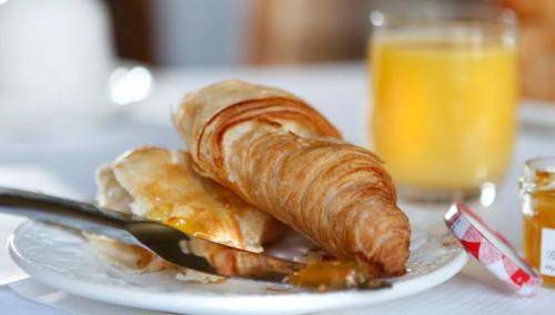 CroissantsHomemadeWhiskyMarmalade.jpg_1596916861